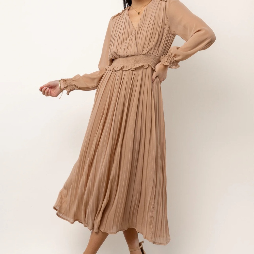 Elegant Beige Long Sleeve Dress